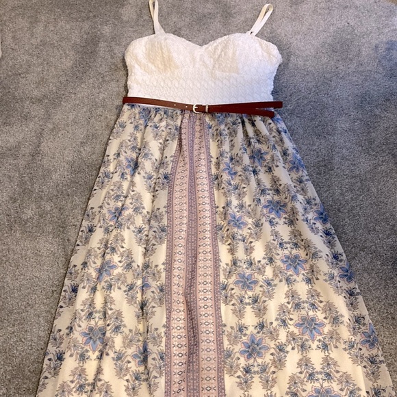 Maxi Sundress (Belt Included) - Picture 3 of 5